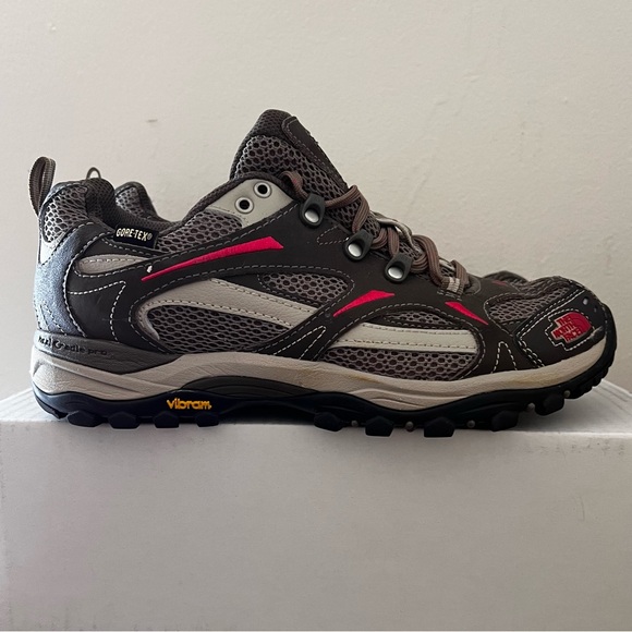 The North Face Women’s Hedgehog GTX Hiking Shoes - Gray With Pink Highli… - Picture 4 of 8